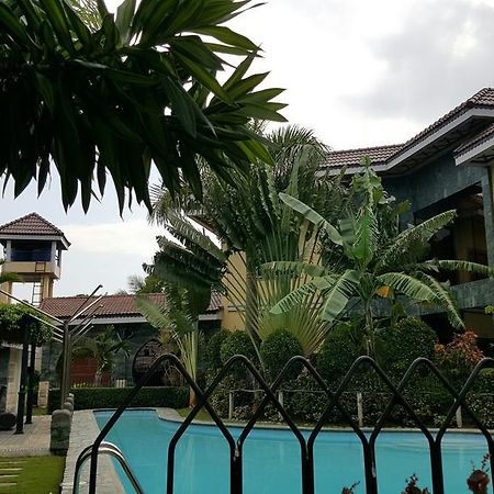 Mactan Breeze - Airport Bed And Breakfast Lapu-Lapu City Bagian luar foto