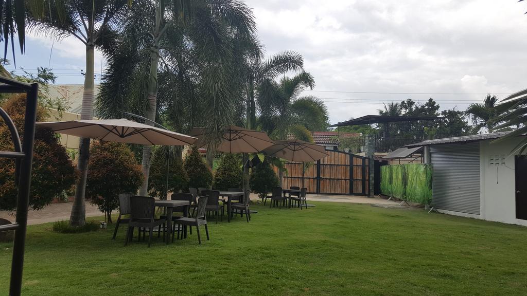 Mactan Breeze - Airport Bed And Breakfast Lapu-Lapu City Bagian luar foto