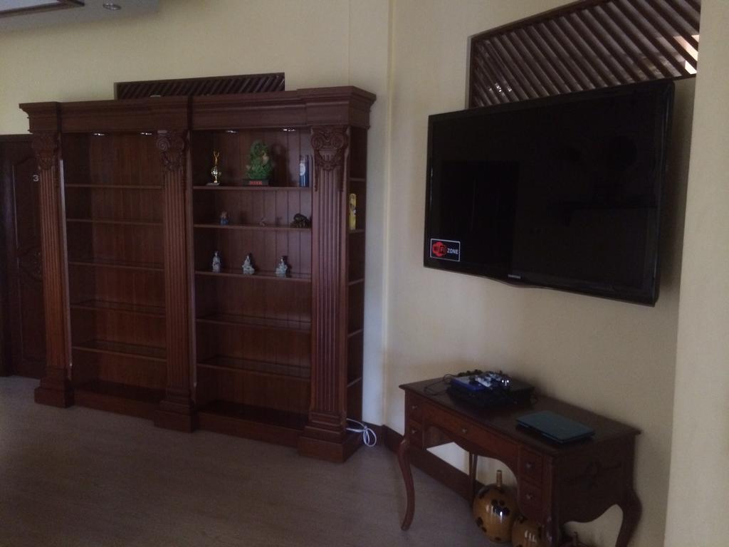 Mactan Breeze - Airport Bed And Breakfast Lapu-Lapu City Bagian luar foto