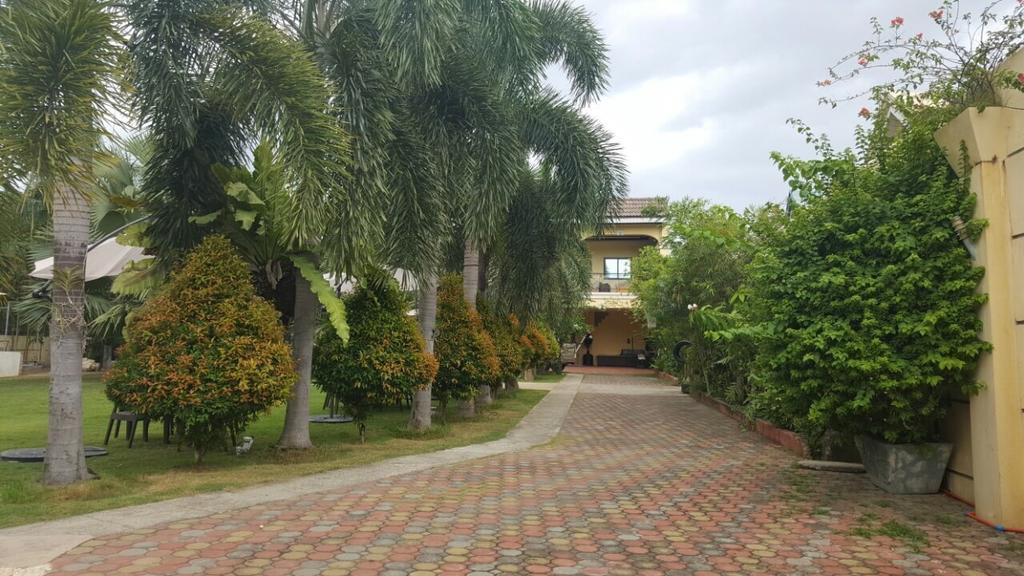 Mactan Breeze - Airport Bed And Breakfast Lapu-Lapu City Bagian luar foto