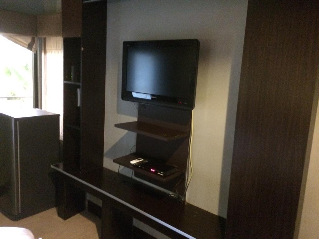 Mactan Breeze - Airport Bed And Breakfast Lapu-Lapu City Bagian luar foto