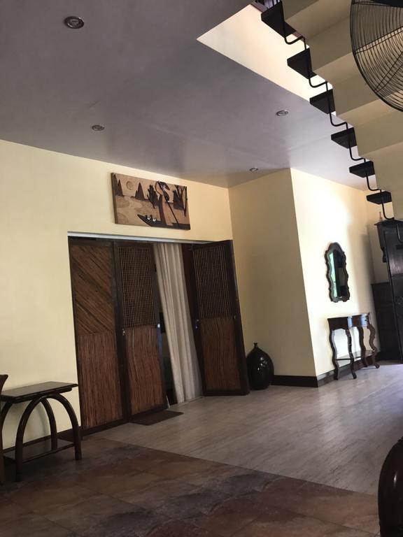 Mactan Breeze - Airport Bed And Breakfast Lapu-Lapu City Bagian luar foto