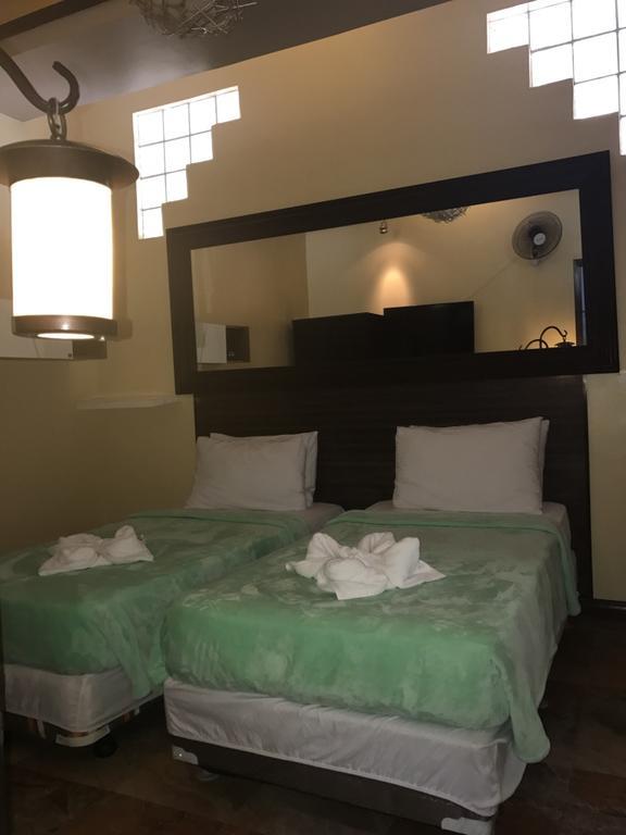 Mactan Breeze - Airport Bed And Breakfast Lapu-Lapu City Bagian luar foto