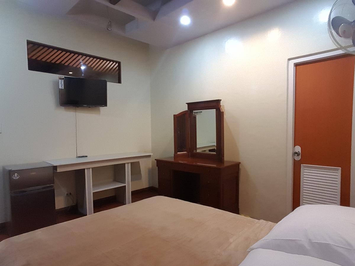 Mactan Breeze - Airport Bed And Breakfast Lapu-Lapu City Bagian luar foto