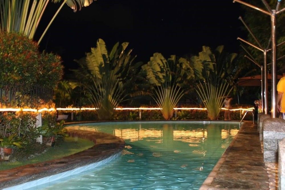 Mactan Breeze - Airport Bed And Breakfast Lapu-Lapu City Bagian luar foto